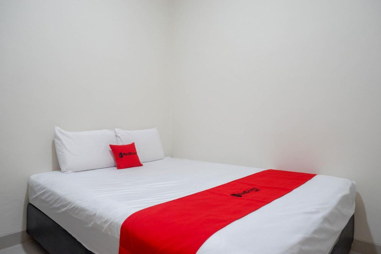 Reddoorz Syariah Near Rs Mitra Keluarga Hotel 2*