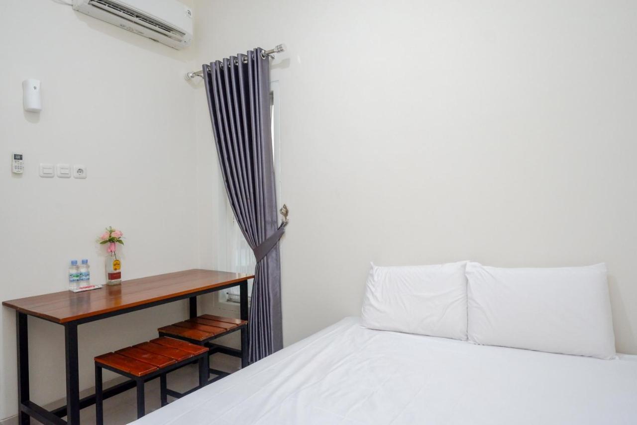 Hotel Reddoorz Syariah Near Rs Mitra Keluarga Tegal (Central Java)