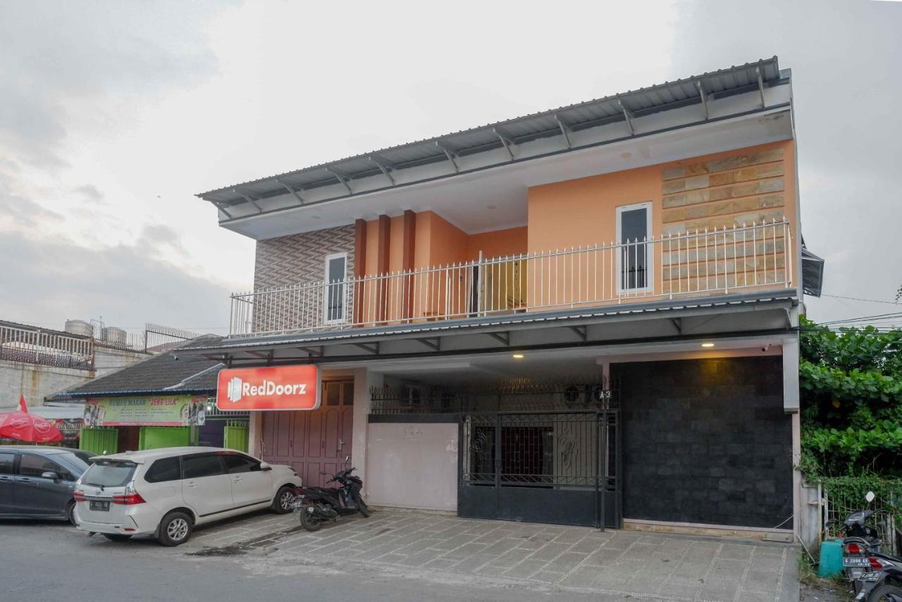 Hotel Reddoorz Syariah Near Rs Mitra Keluarga