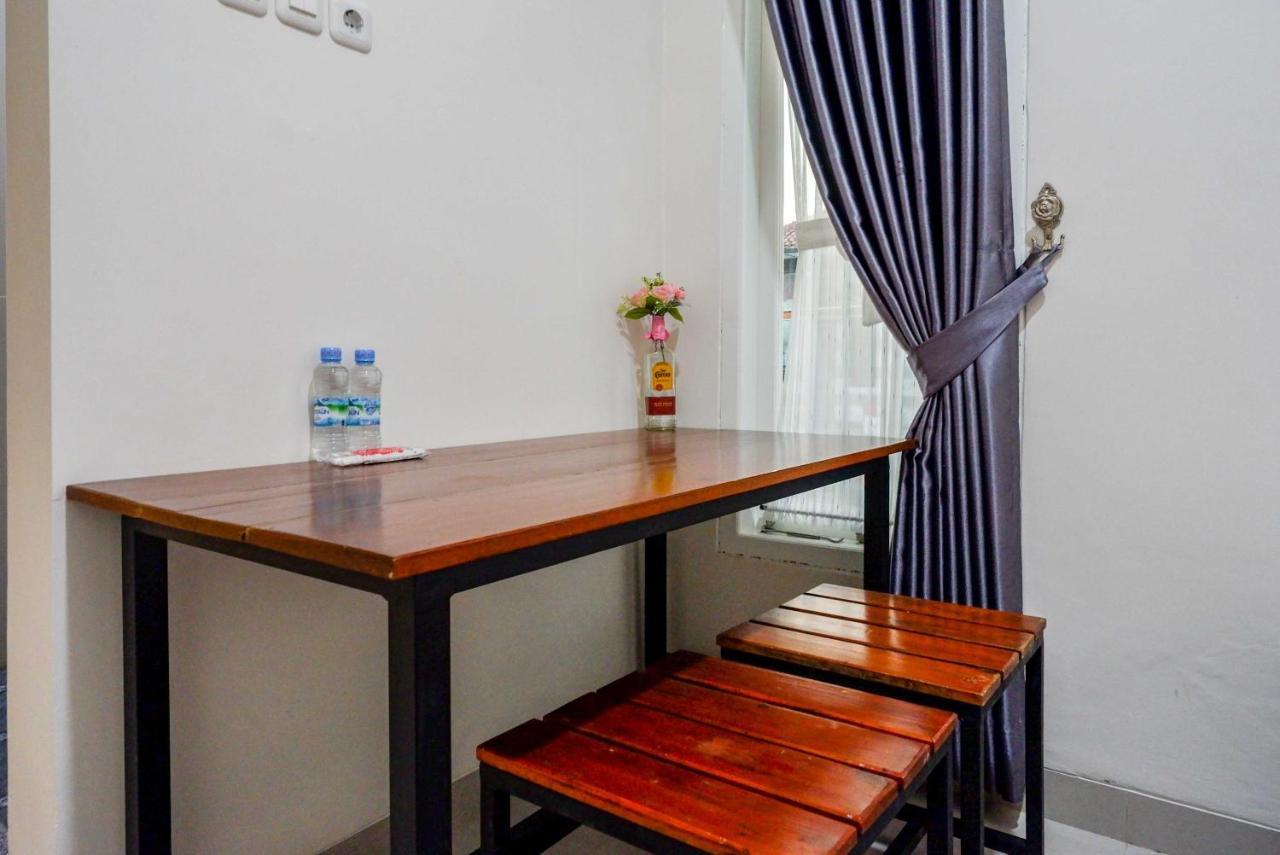 Hotel Reddoorz Syariah Near Rs Mitra Keluarga Tegal (Central Java)