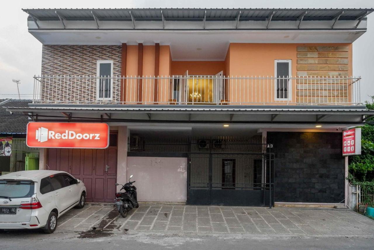 Hotel Reddoorz Syariah Near Rs Mitra Keluarga Tegal (Central Java)